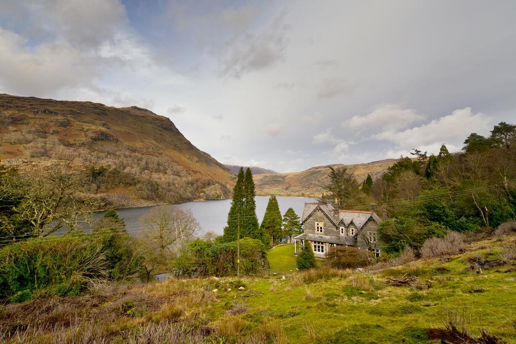 Yha Snowdon Bryn Gwynant Hostel Beddgelert Exterior photo